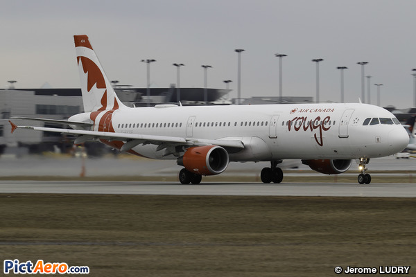 Airbus A321-211 (Air Canada Rouge)
