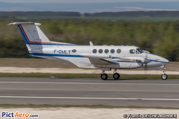 Beech B200T Super King Air (Institut Geographique National)