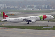 Airbus A321-211 (CS-TJE)