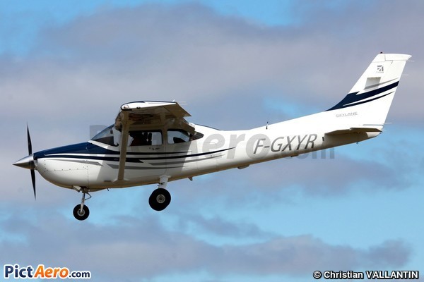 Cessna 182T Skylane (Private / Privé)