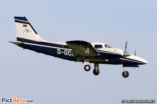 Piper PA-34-220T Seneca V (Private / Privé)