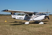 Cessna 182T Skylane (F-HFPJ)