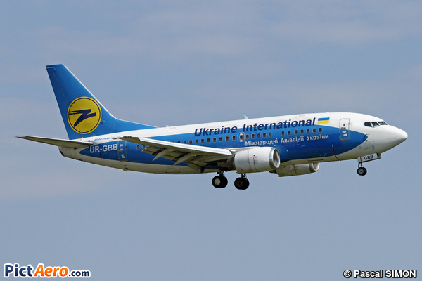 Boeing 737-5L9 (Ukraine International Airlines)