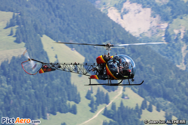 Bell 47G-2 (Private / Privé)