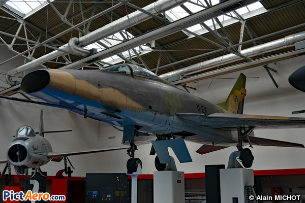 North American F-100D-35-NH Super Sabre (Musée de l'Air et de l'Espace du Bourget)