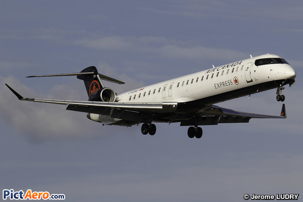Bombardier CRJ-900LR (Air Canada Express)