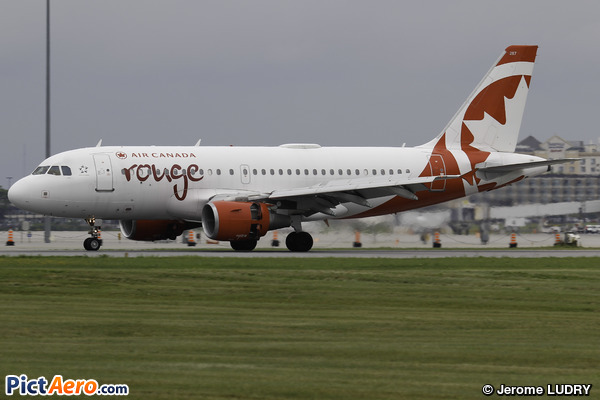 Airbus A319-112 (Air Canada Rouge)