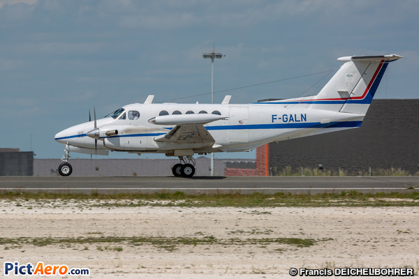 Beech Super King Air 200GT (Institut Geographique National)