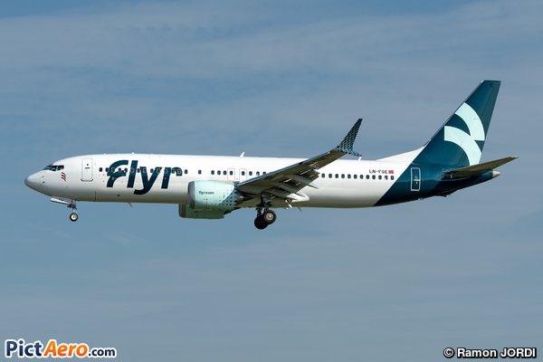 Boeing 737-8 Max (Fly Air)