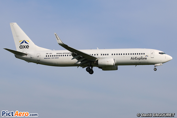 Boeing 737-8AS (Air Explore)