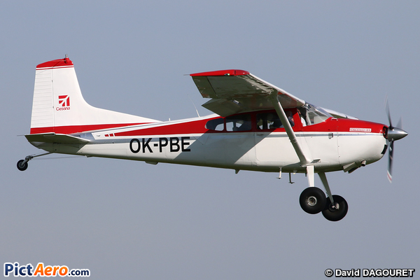 Cessna 185E Skywagon (Private / Privé)