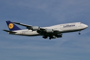 Boeing 747-830 (D-ABYI)