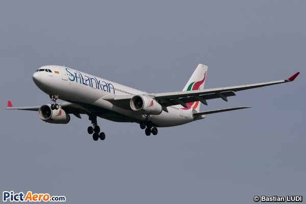 Airbus A330-243 (Srilankan Airlines)