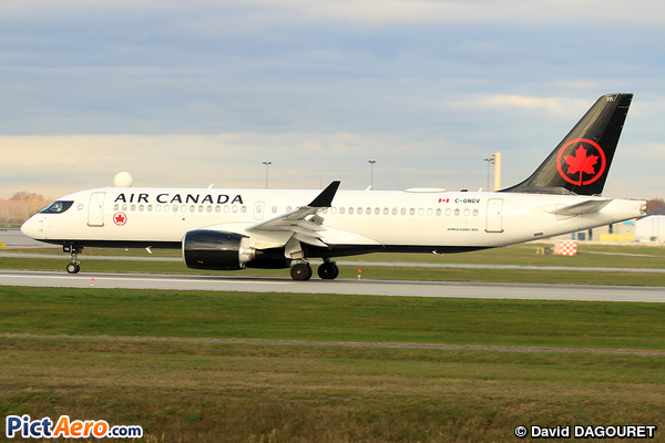 Airbus A220-371  (Air Canada)