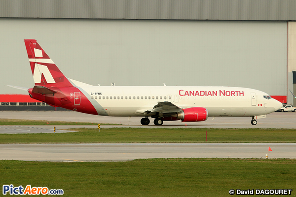 Boeing 737-406C (Canadian North)
