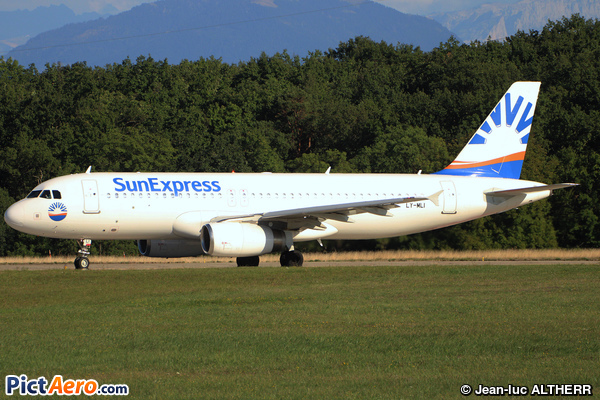 Airbus A320-232 (Avion Express)