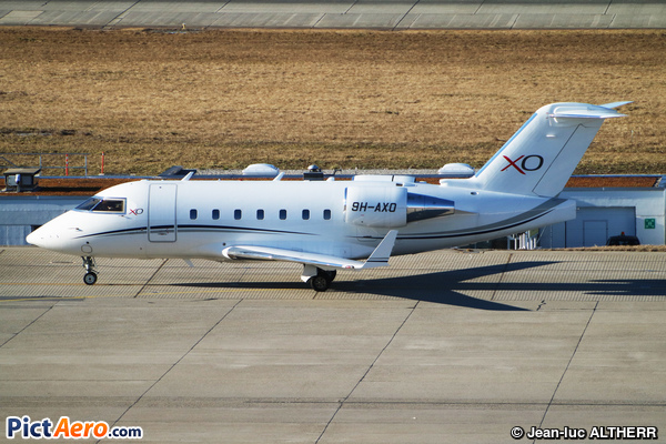 Bombardier CL-600-2B16 Challenger 604 (XOJet)