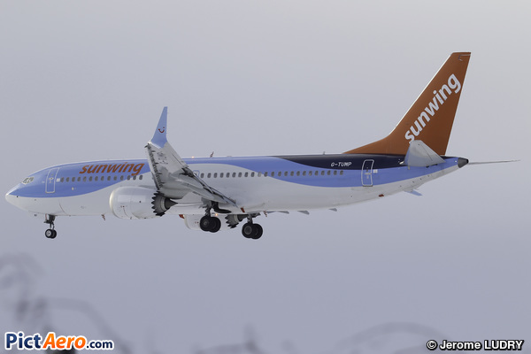 Boeing 737-8 Max (Sunwing Airlines)