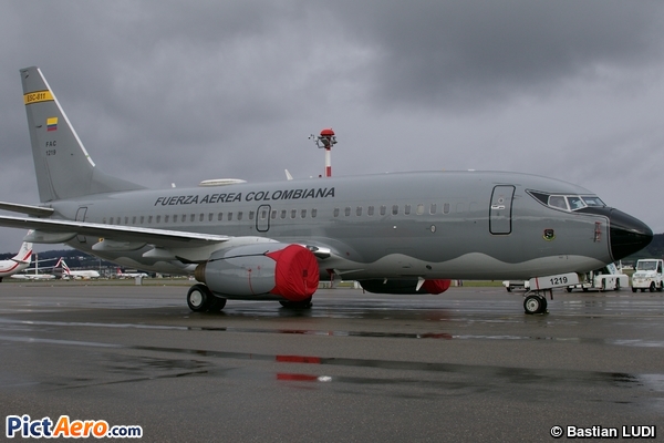 Boeing 737-732(WL) (Colombia - Air Force)