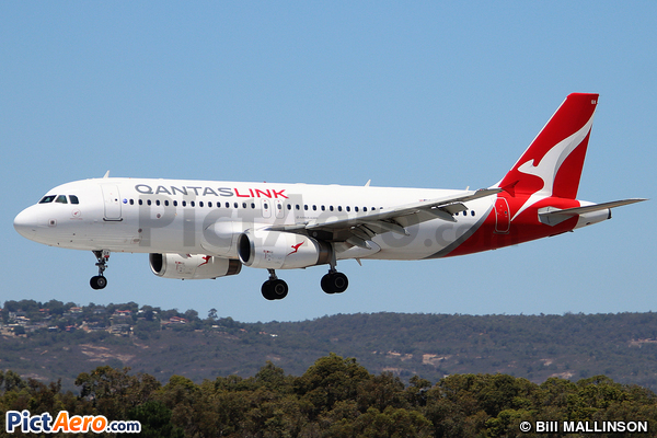 Airbus A320-232 (QantasLink (Network Aviation))