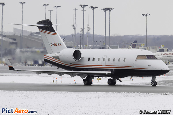Bombardier CL-600-2B16 Challenger 604 (Canadian National Railway Co.)