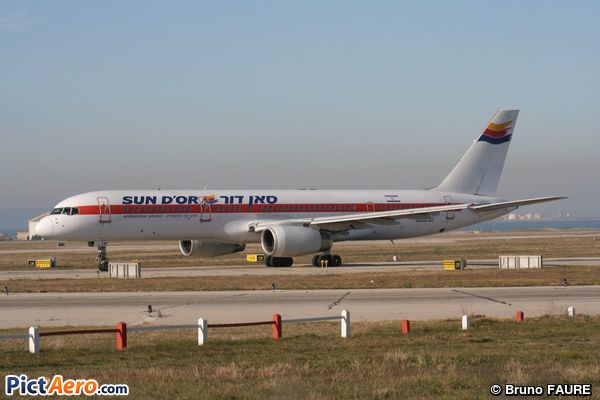 Boeing 757-27B (Sun d'Or International Airlines)