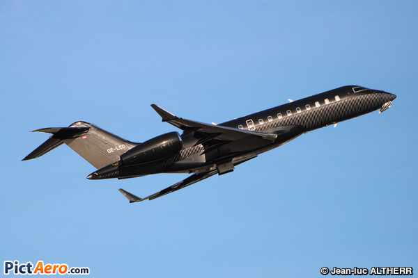 Bombardier BD-700 1A10 Global Express XRS (International Jet Management)