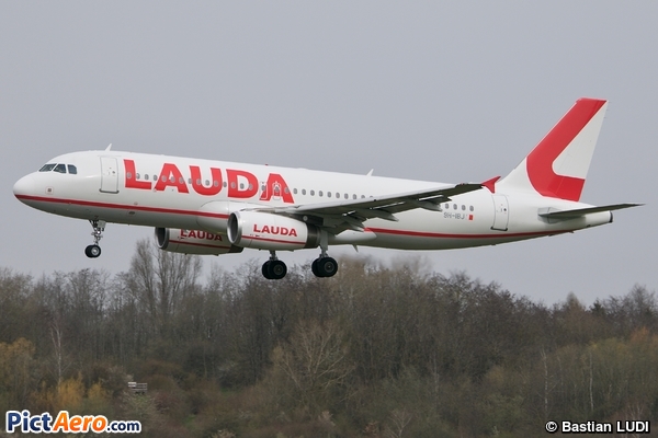Airbus A320-232 (Lauda Europe)