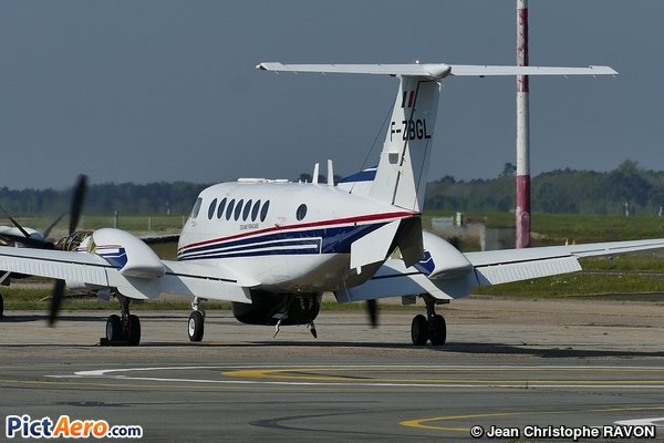 Beech 350ER KING AIR (France - Douane)