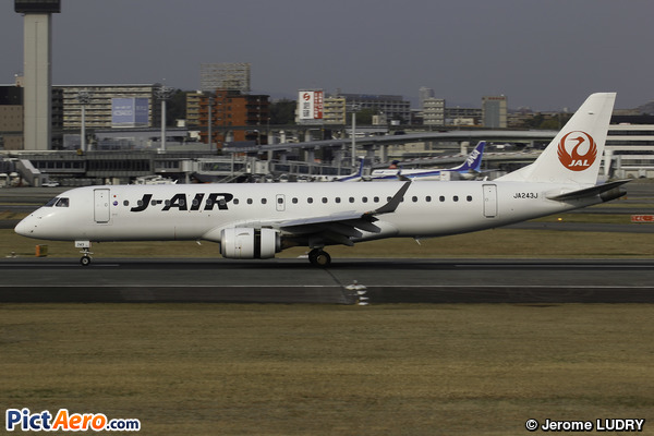 Embraer ERJ-190 STD (J-air)