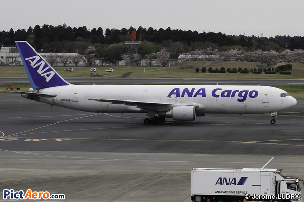 Boeing 767-381ER/BCF (ANA Cargo)