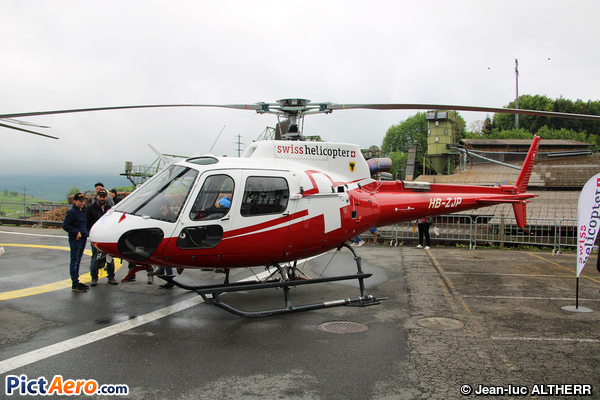 Aérospatiale AS-350 B3 Ecureuil (Swiss Helicopter)