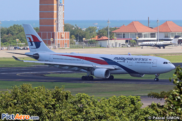 Airbus A330-223 (Malaysia Airlines)