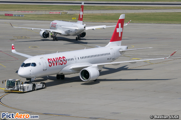 Bombardier CSeries CS300 (BD-500-1A11) (Swiss International Air Lines)