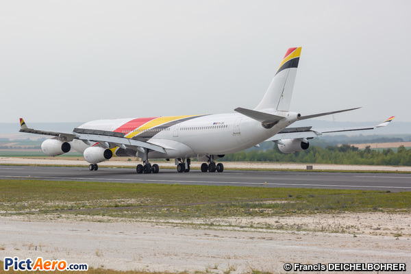 Airbus A340-313E (Legend Airlines)