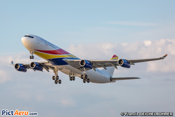 Airbus A340-313E (Legend Airlines)