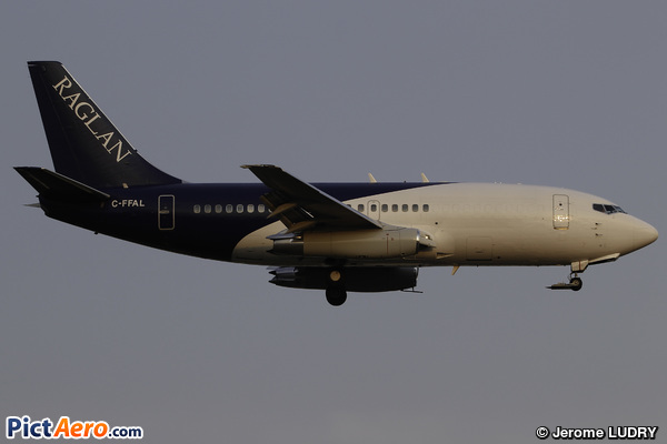 Boeing 737-2R8C Adv (Raglan - Glencore Group)