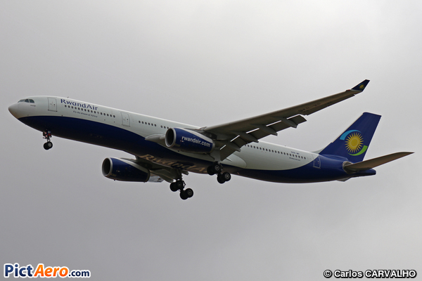 Airbus A330-343 (Rwandair)