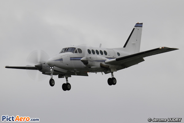 Beech B100 King Air  (Skyservice Business Aviation Inc)