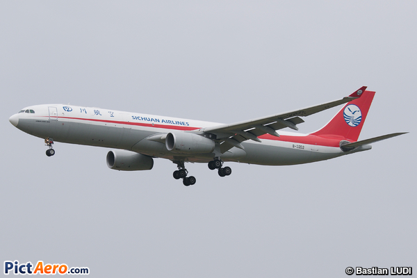 Airbus A330-343(P2F) (Sichuan Airlines)