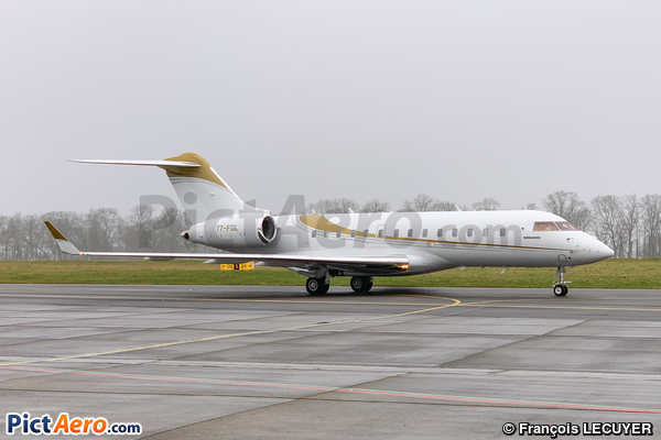 Bombardier BD-700-1A11 Global 5000 (Sky Lounge Services)