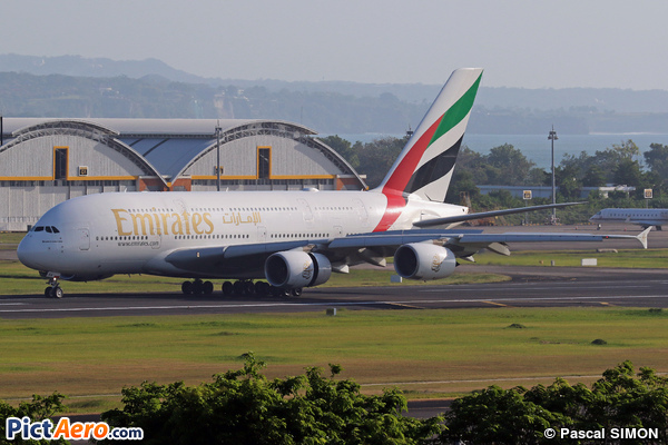 Airbus A380-841 (Emirates)