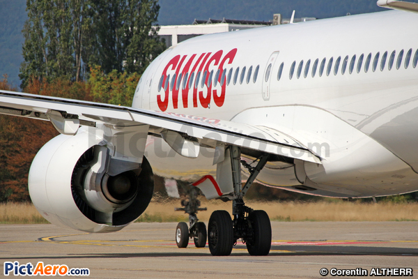 Airbus A220-371  (Swiss International Air Lines)