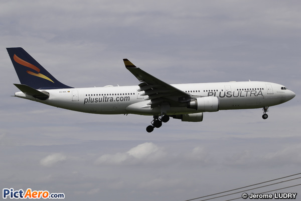 Airbus A330-202 (Plus Ultra Líneas Aéreas)
