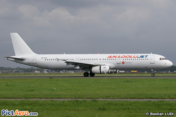 Airbus A321-231 (Anadolu Jet)