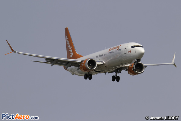 Boeing 737-8 Max (Sunwing Airlines)