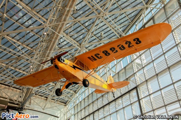 Piper J-3C-65 Cub (Museum of Flight de Seattle)