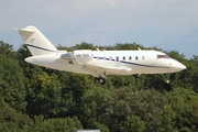 Canadair CL-600-2B16 Challenger 605 (A6-YES)
