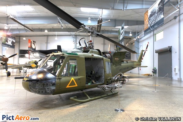 Bell UH-1B Iriquois (Flying Heritage & Combat Armor Museum)