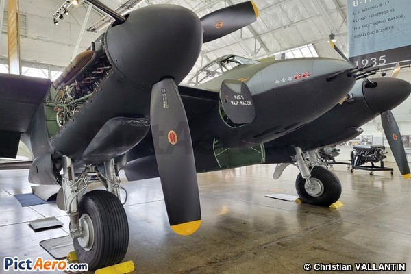 De Havilland  D.H.98 Mosquito T. Mk.III (Flying Heritage & Combat Armor Museum)